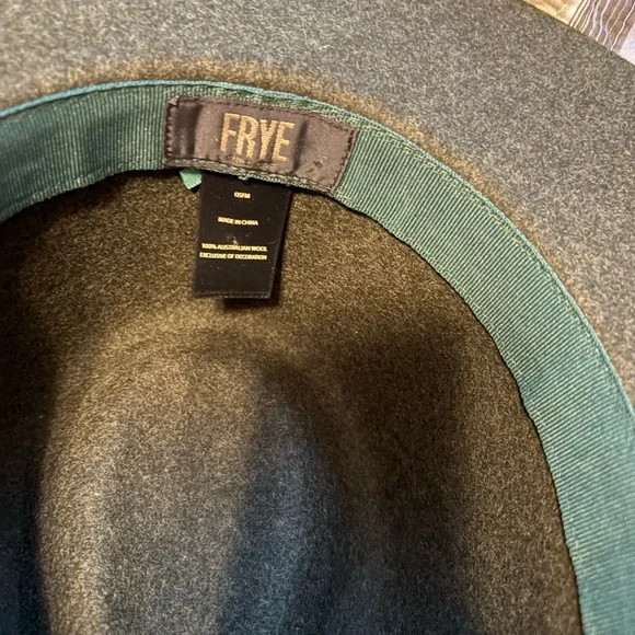Frye green hat with leather Band - Picture 5 of 5